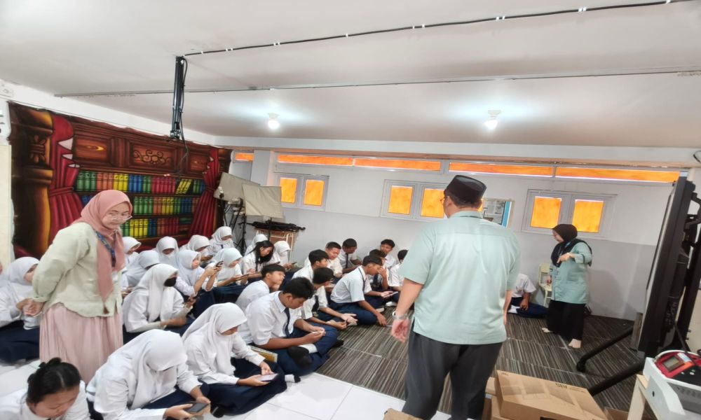 Sosialisasi Registrasi Awal Lomba TKA Bintang Pelajar di SMP Era Pembangunan III Berjalan Lancar - Foto 1