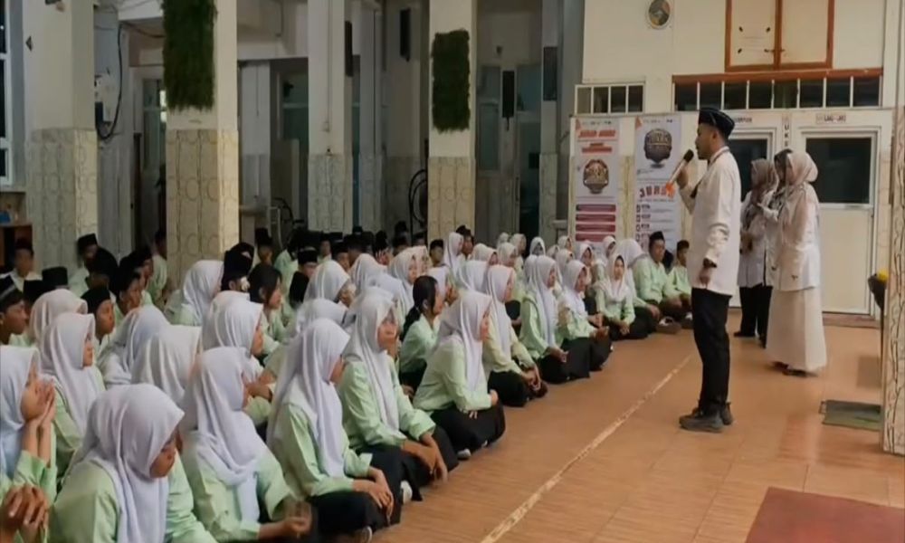 INFORMASI KEGIATAN KOKURIKULER📌  KELAS VIII SEMESTER 1 SMP ERA PEMBANGUNAN III TEMA: URBAN FARMING — BUDIDAYA MENANAM KANGKUNG - Foto 1
