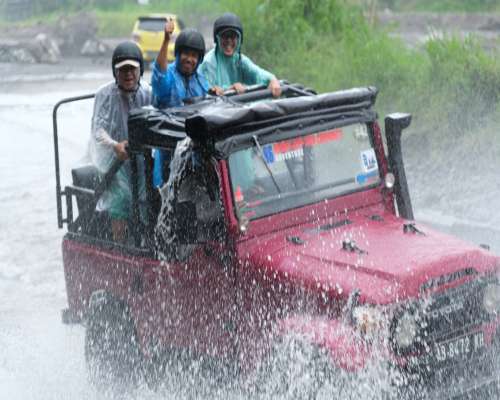 Dokumentasi Kegiatan Wisata Edukasi Guru Merapi Jeep Tour – 