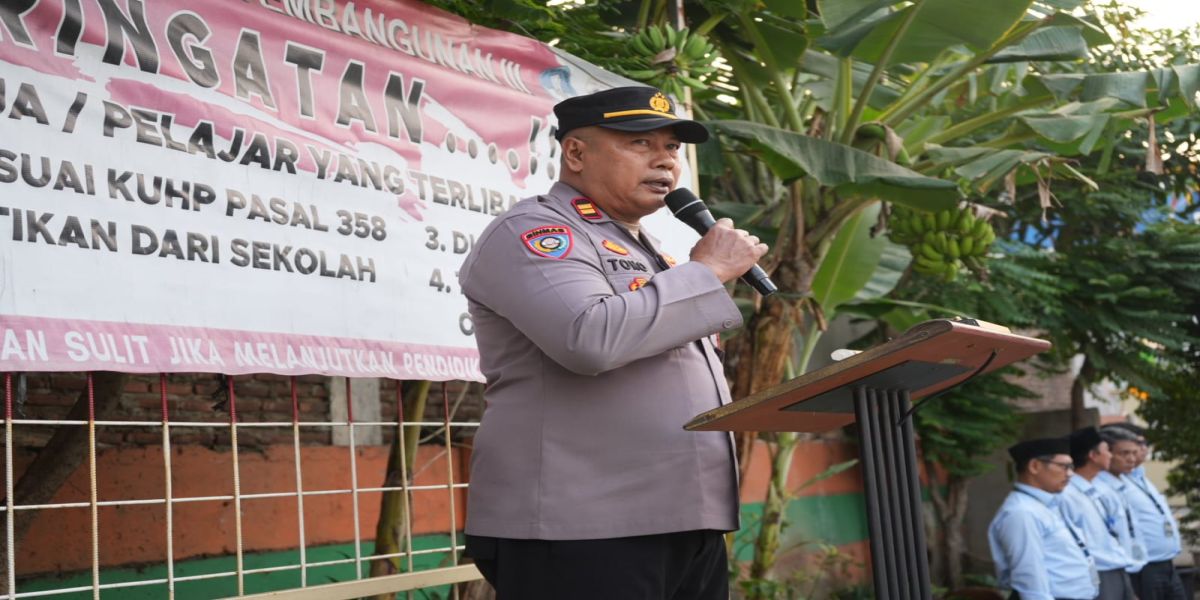Upacara Bendera dan Sosialisasi Pencegahan Tawuran di SMK Era Pembangunan