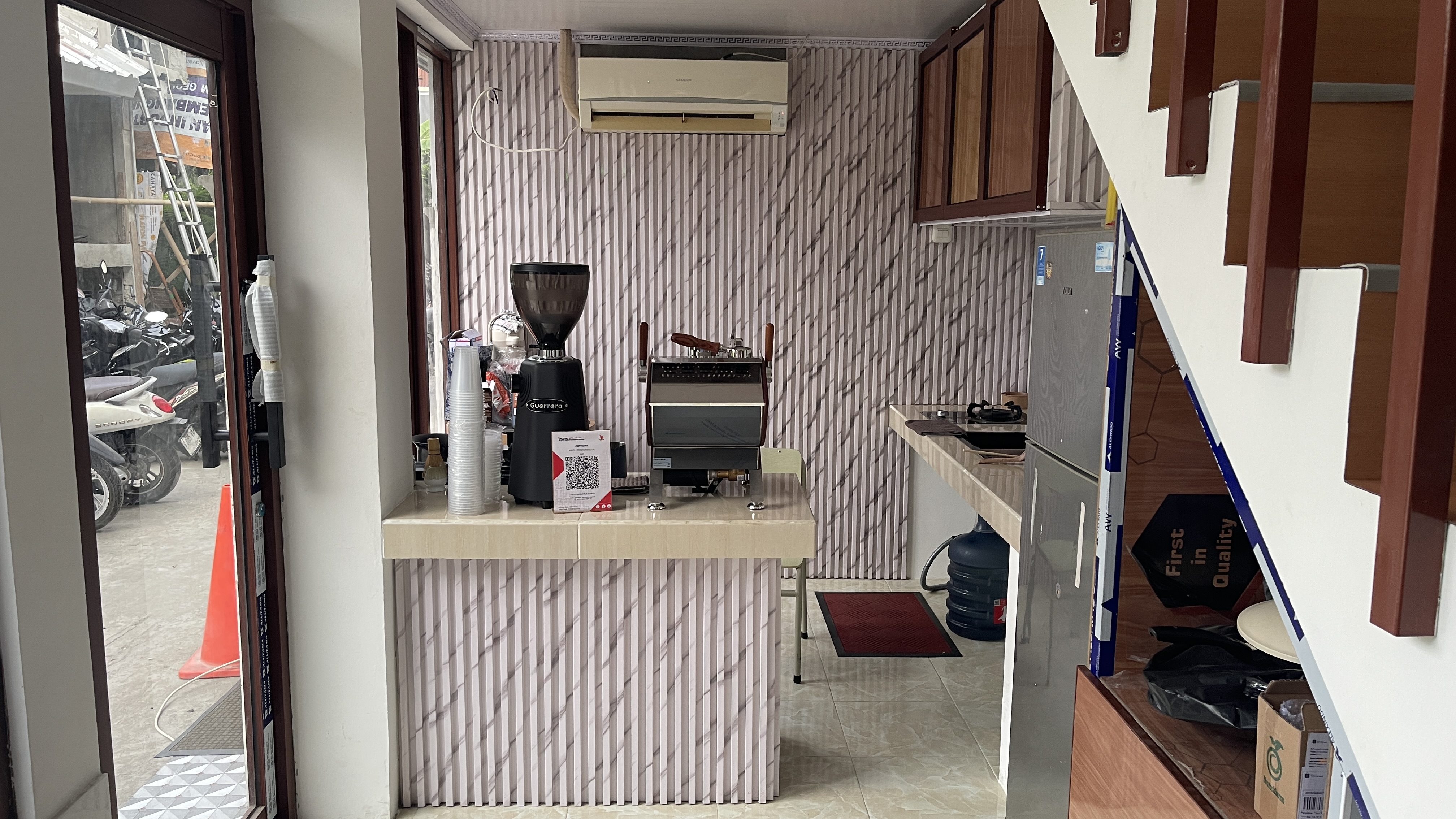 Suasana KOPINARY Cafe