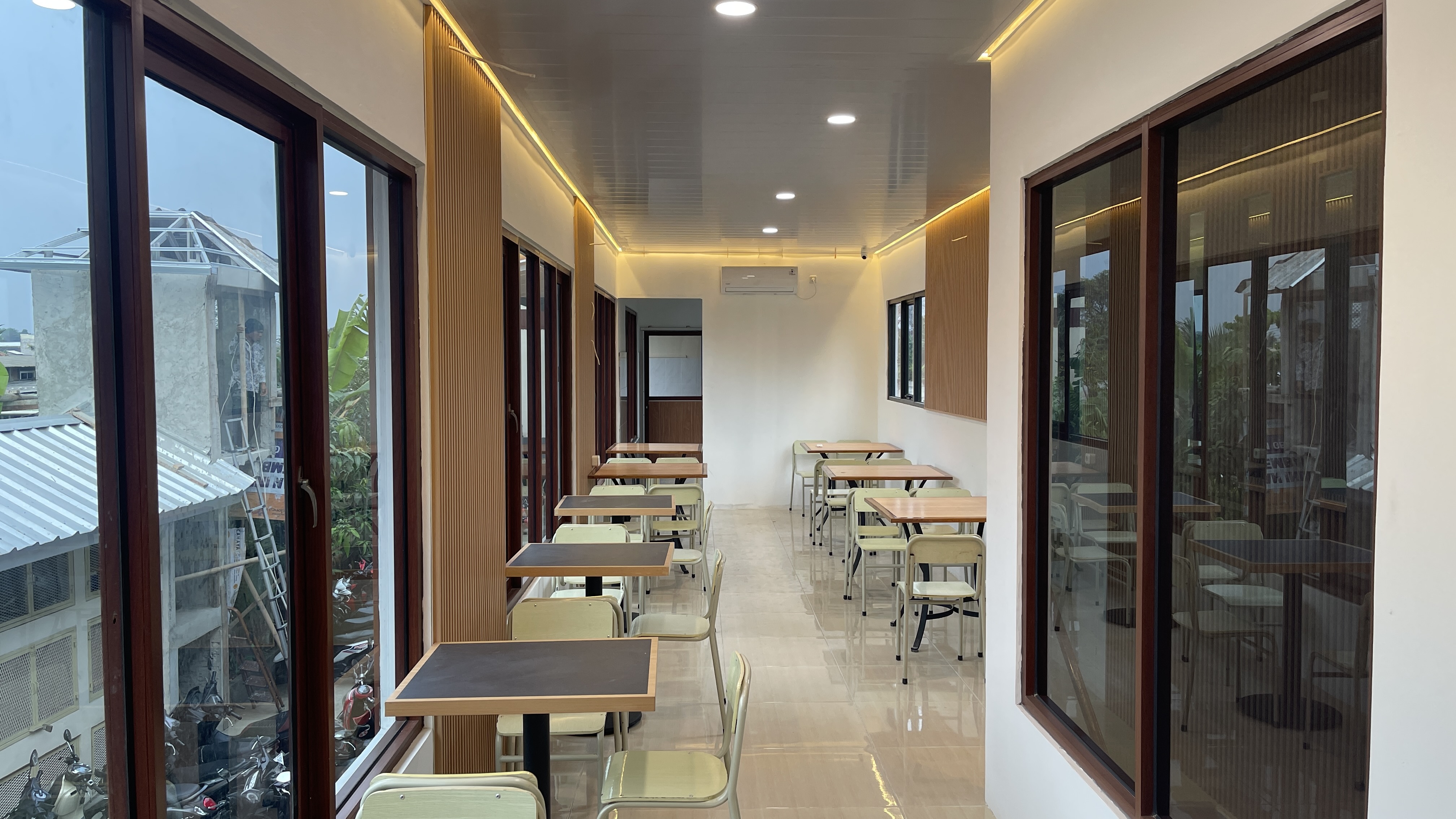 Suasana Hangat & Nyaman di ERA CAFFE